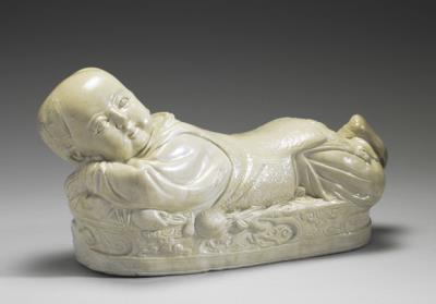 图片[2]-Pillow in the shape of a recumbent child, Ding ware, Northern Song dynasty, 12th century-China Archive